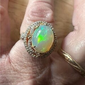 Elegant Opal and Diamond Gold Ring